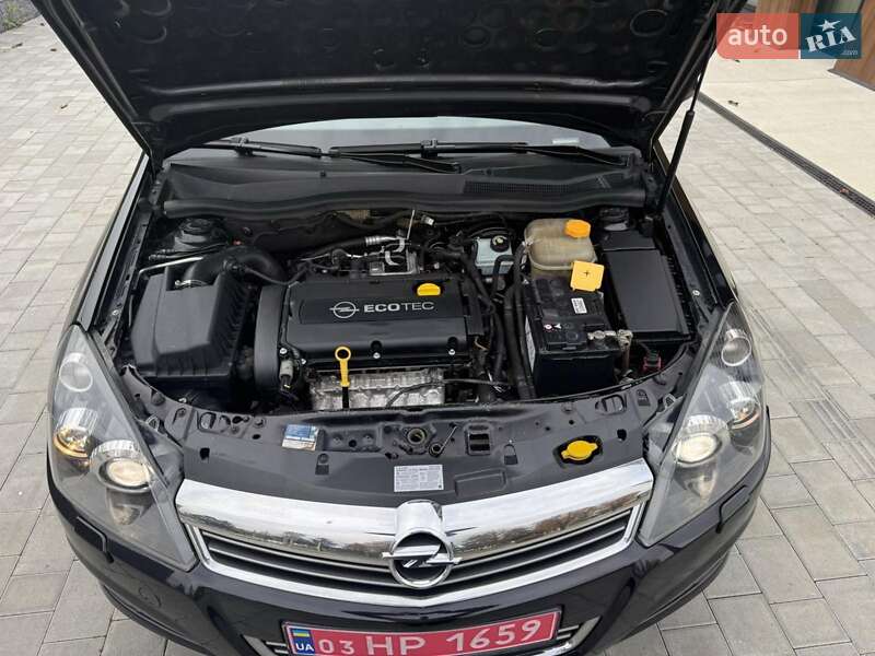 Универсал Opel Astra 2009 в Луцке