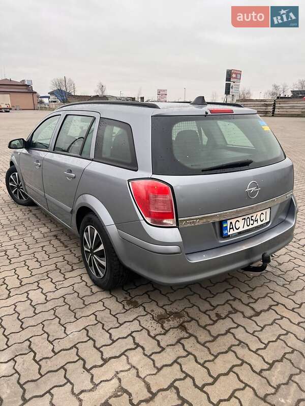 Универсал Opel Astra 2006 в Сарнах