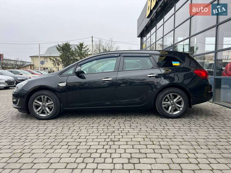 Универсал Opel Astra 2015 в Ивано-Франковске