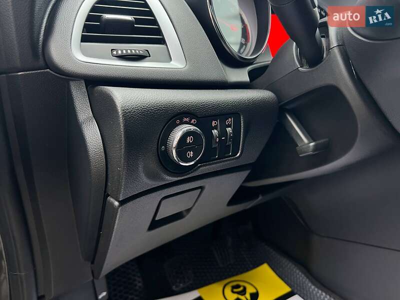 Универсал Opel Astra 2015 в Ивано-Франковске