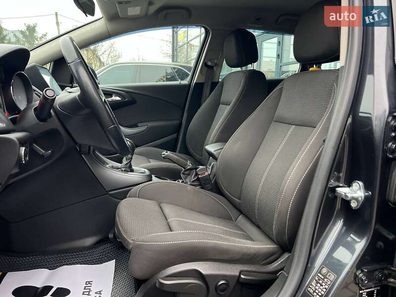 Универсал Opel Astra 2015 в Ивано-Франковске