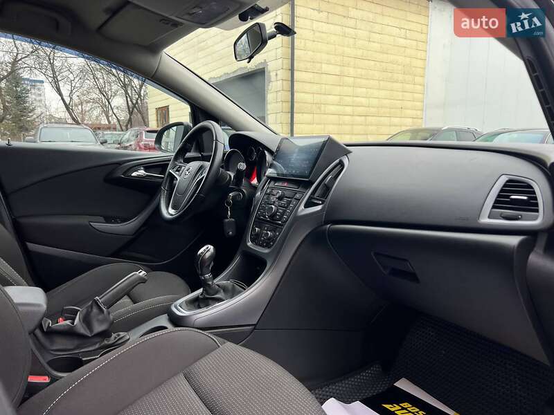 Универсал Opel Astra 2015 в Ивано-Франковске