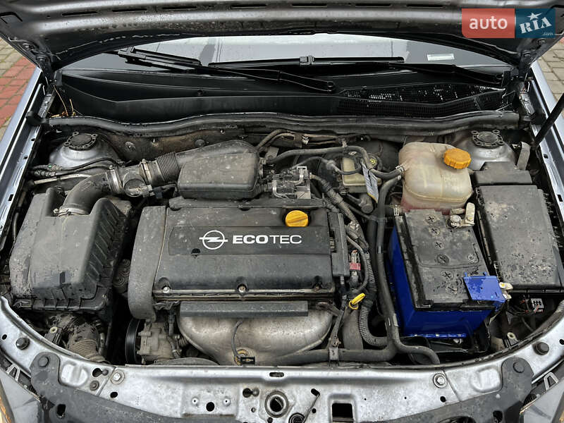 Універсал Opel Astra 2004 в Чорткові