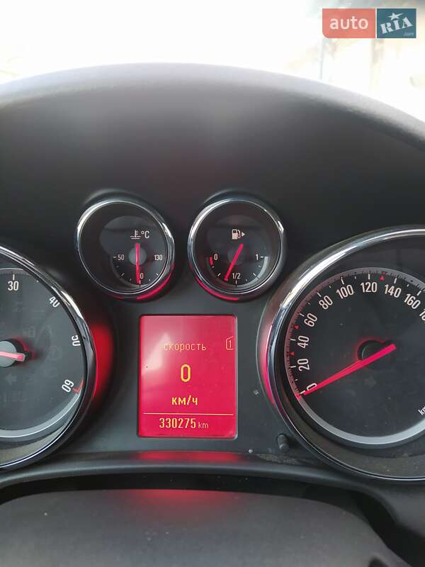 Универсал Opel Astra 2013 в Львове