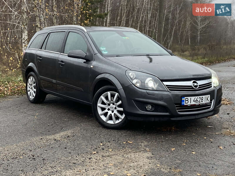 Универсал Opel Astra 2009 в Полтаве