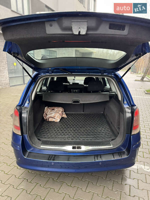 Универсал Opel Astra 2006 в Хмельницком