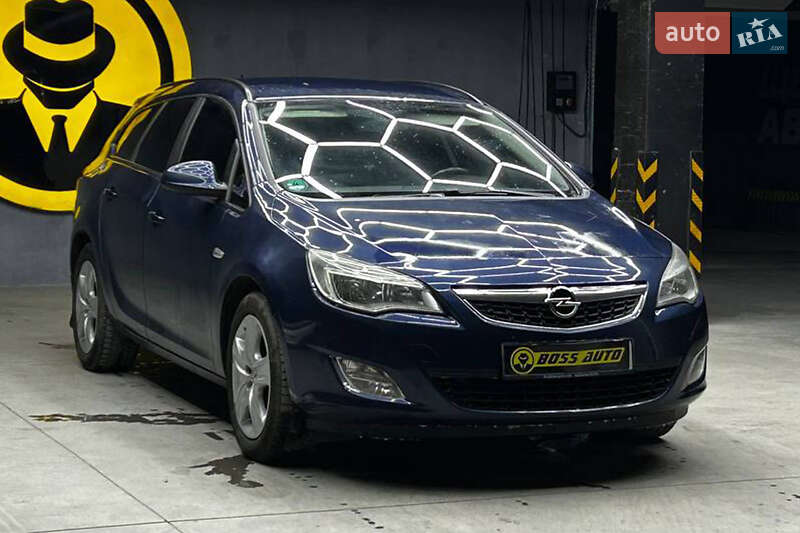 Opel Astra 2011