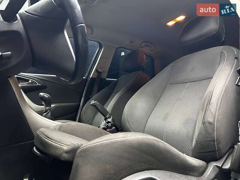 Универсал Opel Astra 2011 в Черновцах