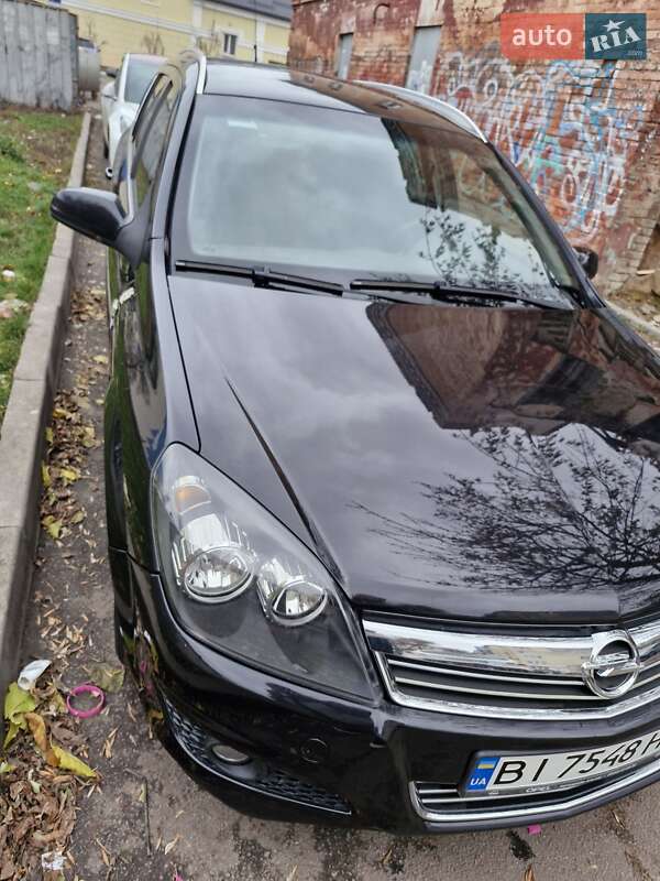 Универсал Opel Astra 2008 в Полтаве