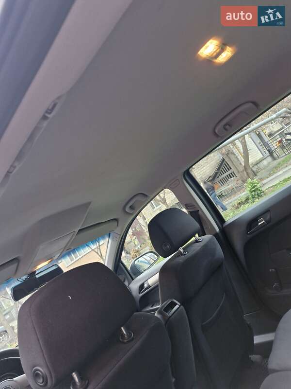 Универсал Opel Astra 2008 в Полтаве