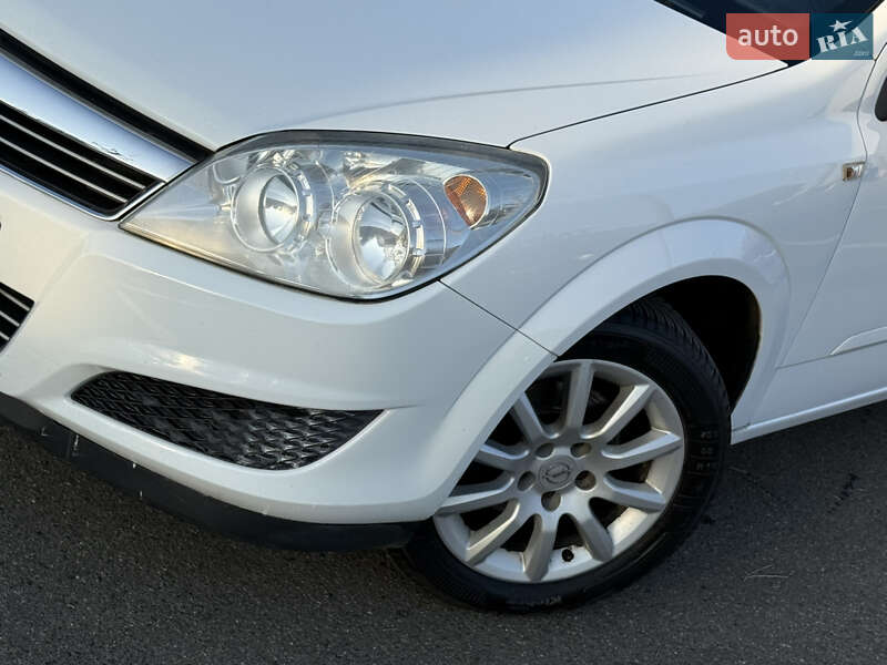 Универсал Opel Astra 2008 в Одессе