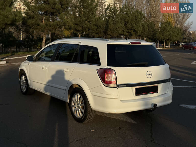Универсал Opel Astra 2008 в Одессе