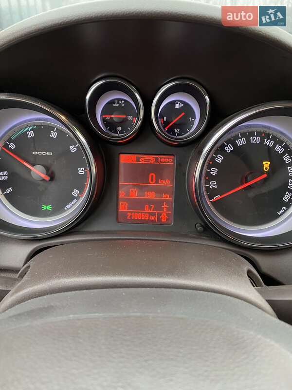 Универсал Opel Astra 2012 в Летичеве