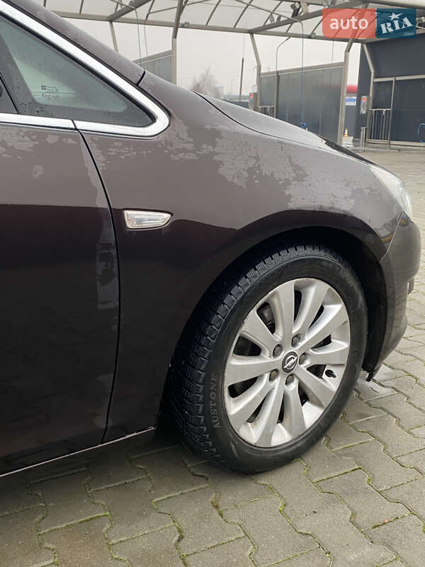 Универсал Opel Astra 2012 в Летичеве