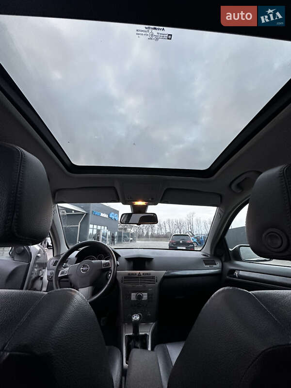 Универсал Opel Astra 2005 в Хмельницком