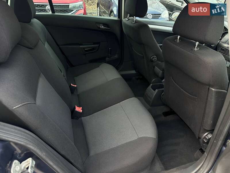 Универсал Opel Astra 2006 в Каменском