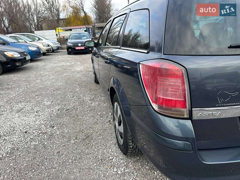 Универсал Opel Astra 2006 в Каменском
