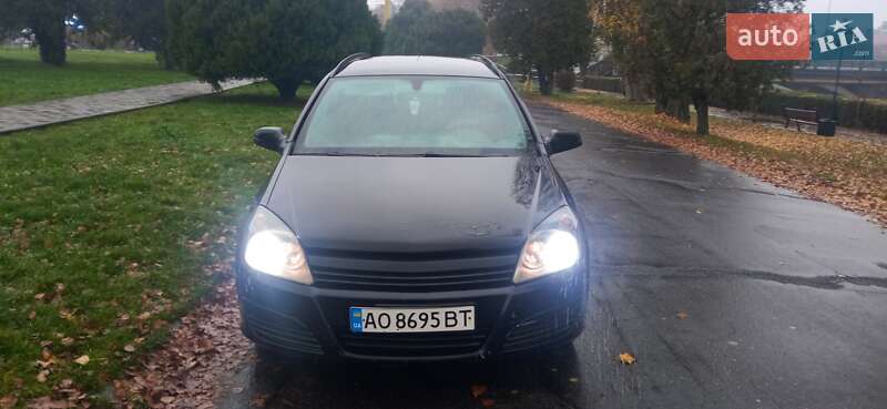 Универсал Opel Astra 2005 в Ужгороде
