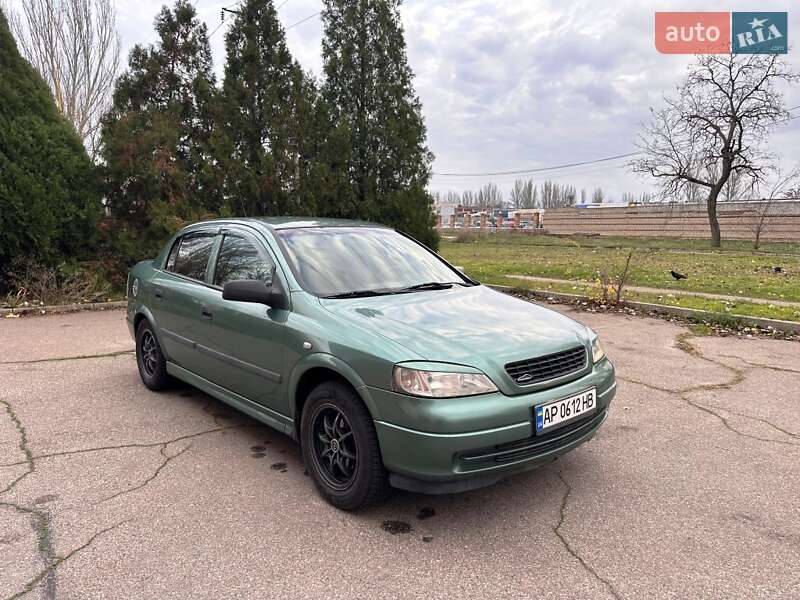 Седан Opel Astra 2005 в Запорожье