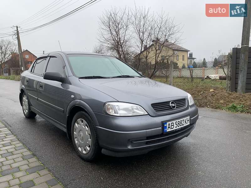 Седан Opel Astra 2008 в Виннице