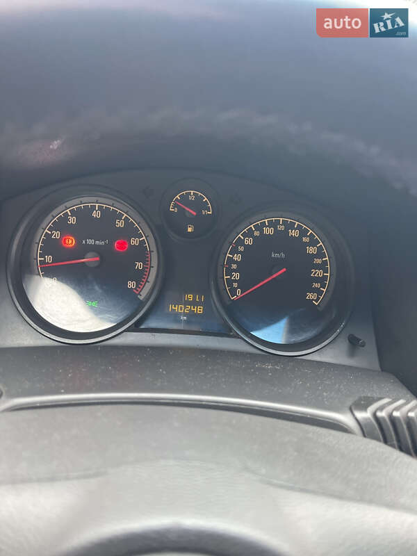 Хэтчбек Opel Astra 2006 в Ровно