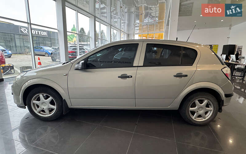 Хетчбек Opel Astra 2005 в Шептицькому