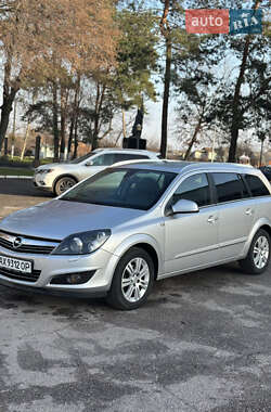 Універсал Opel Astra 2010 в Харкові