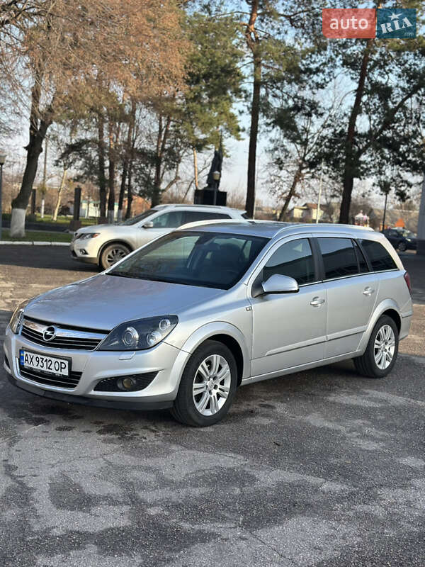 Opel Astra 2010