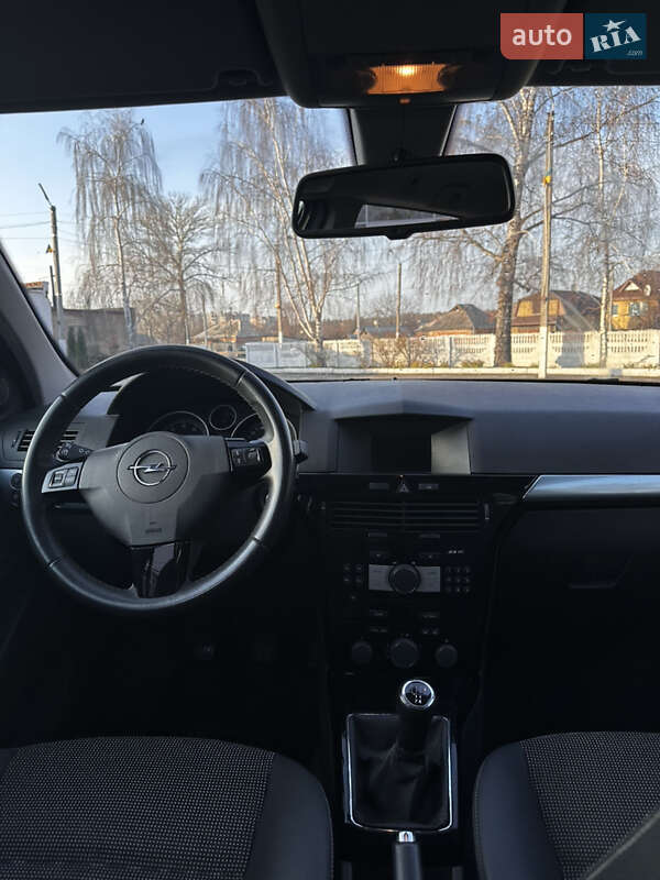 Універсал Opel Astra 2010 в Харкові