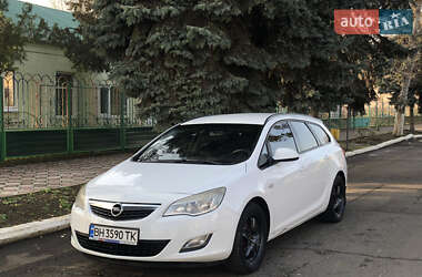 Универсал Opel Astra 2011 в Теплодаре