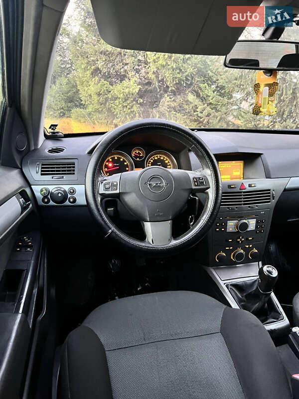 Універсал Opel Astra 2005 в Запоріжжі