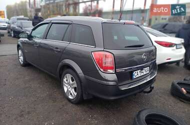 Універсал Opel Astra 2009 в Черкасах