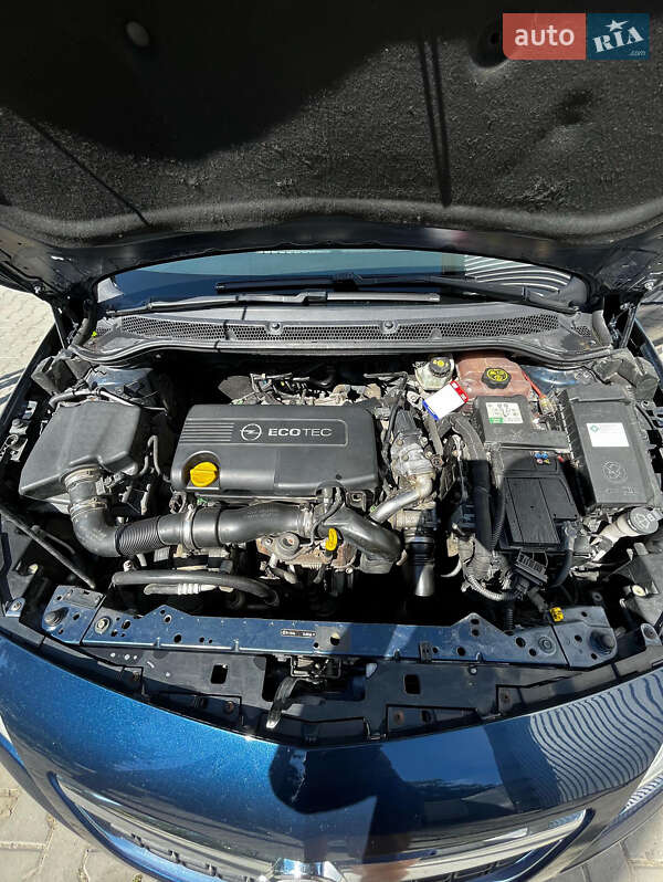 Универсал Opel Astra 2012 в Косове