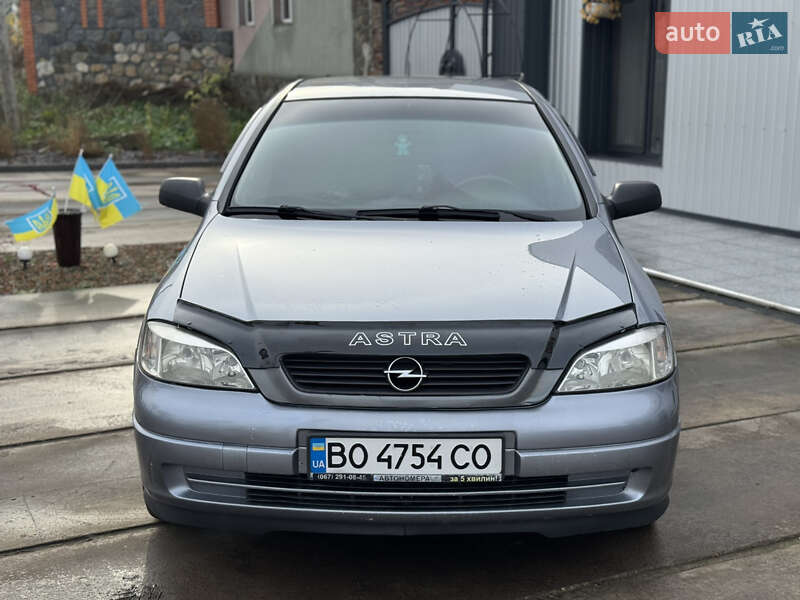 Седан Opel Astra 2007 в Новом Буге