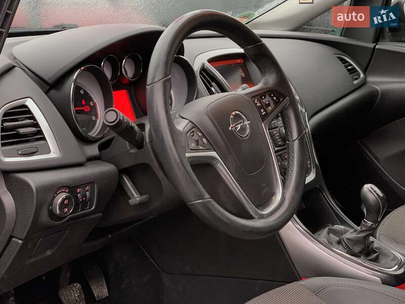 Универсал Opel Astra 2014 в Бердичеве