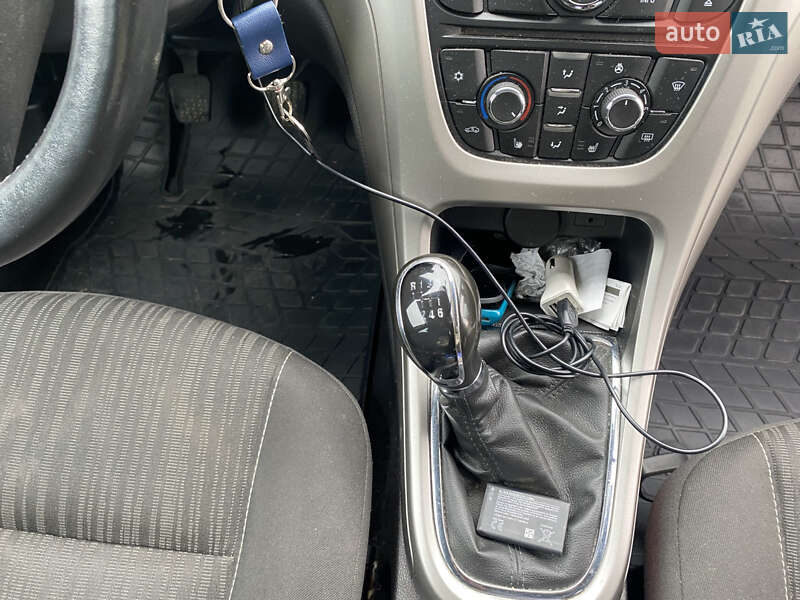 Хетчбек Opel Astra 2011 в Рівному