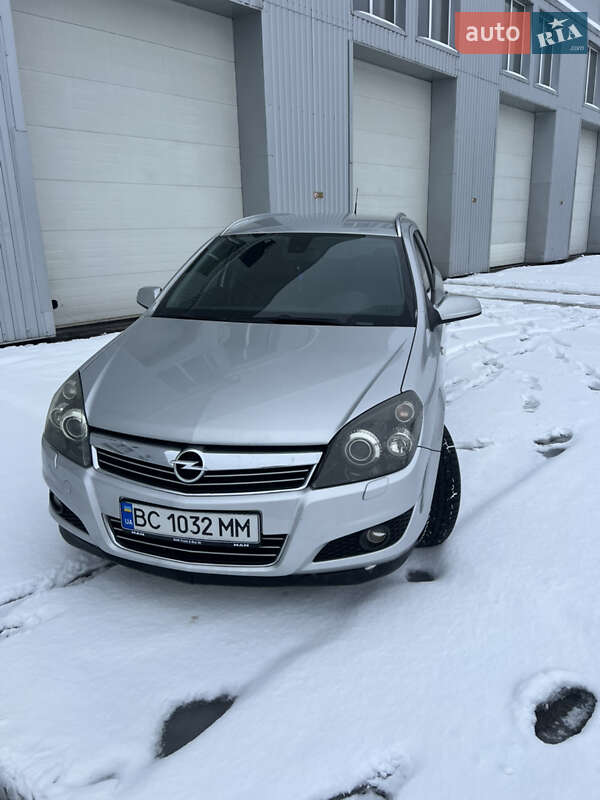 Универсал Opel Astra 2009 в Львове