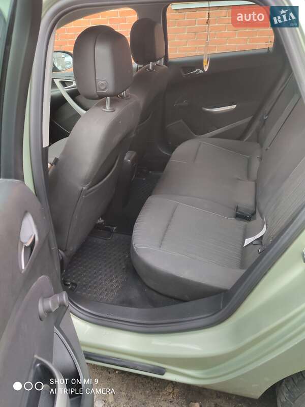 Універсал Opel Astra 2011 в Харкові