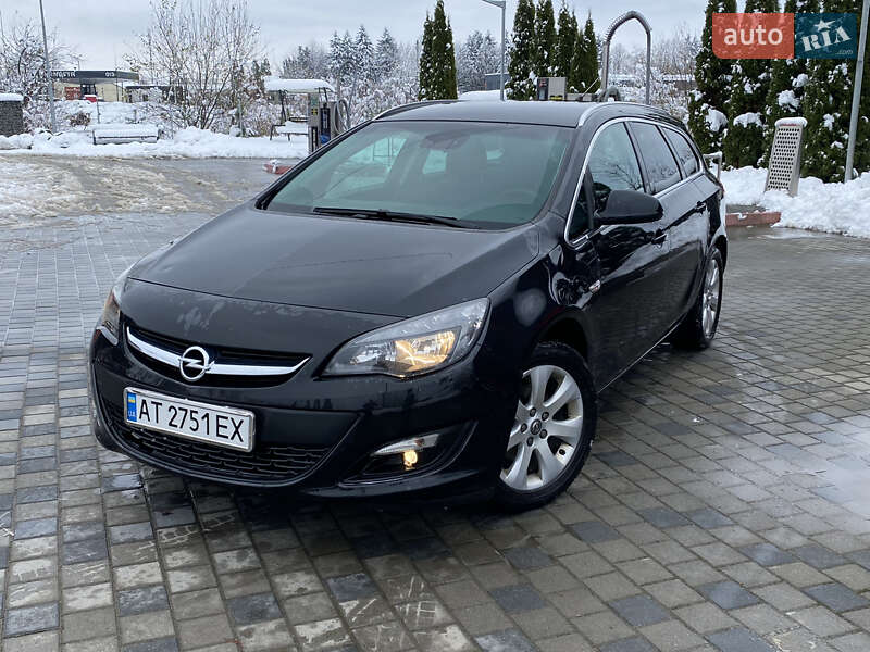 Универсал Opel Astra 2014 в Ивано-Франковске