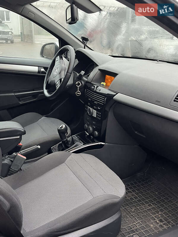 Универсал Opel Astra 2010 в Киеве фото 14 Универсал Opel Astra 2010 в Киеве