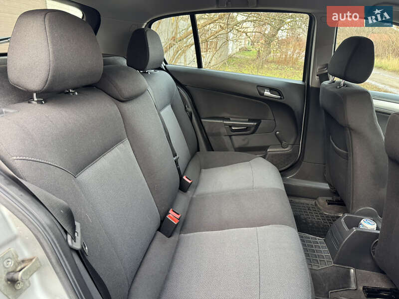Хэтчбек Opel Astra 2006 в Харькове фото 6 Хэтчбек Opel Astra 2006 в Харькове