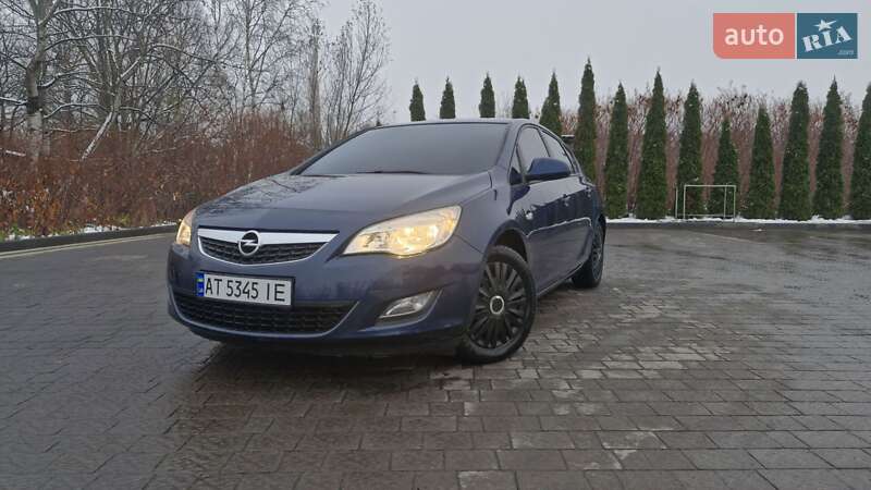 Хетчбек Opel Astra 2010 в Івано-Франківську