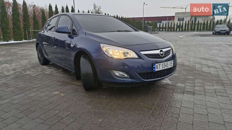 Хетчбек Opel Astra 2010 в Івано-Франківську