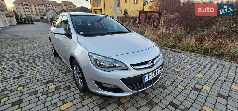 Универсал Opel Astra 2015 в Коломые