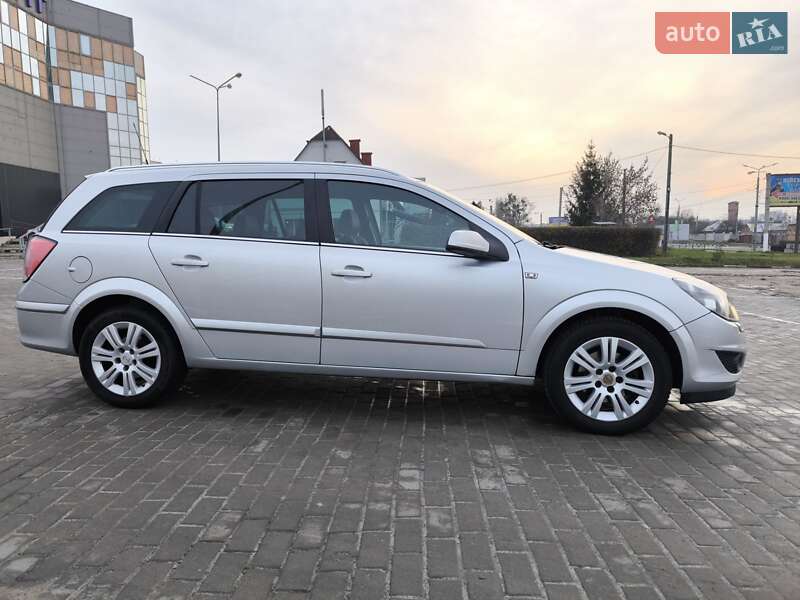 Универсал Opel Astra 2009 в Харькове