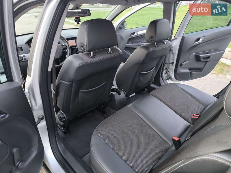 Универсал Opel Astra 2009 в Харькове