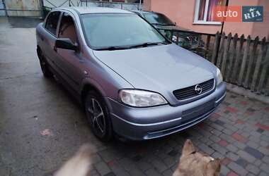 Седан Opel Astra 2006 в Гайвороне