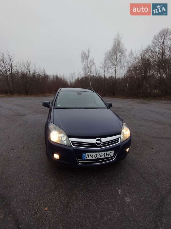 Универсал Opel Astra 2010 в Звягеле
