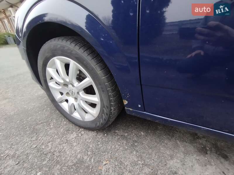 Универсал Opel Astra 2010 в Звягеле