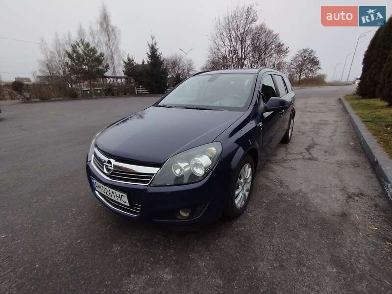 Универсал Opel Astra 2010 в Звягеле